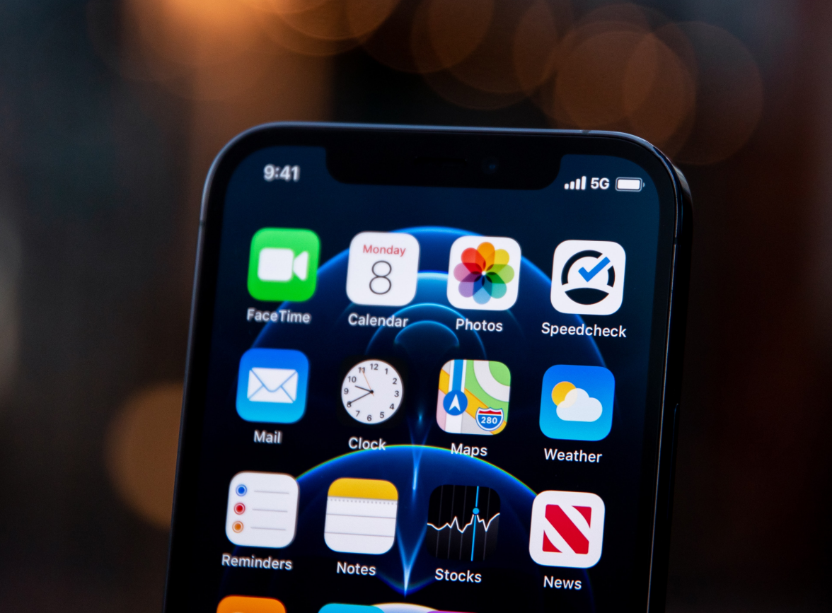 灵丘苹果手机维修分享为什么 iPhone 12 在冬季会自动关机 